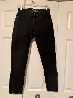 Old Navy Women’s Super Skinny Rockstar Jeans Black Dark Wash Size 6